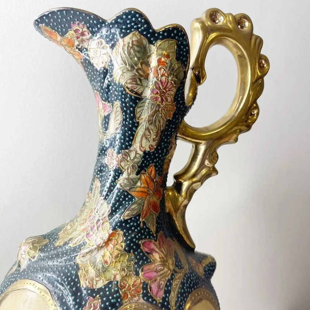 Vintage Satsuma Vase Pitcher Gold Handle 20th Century Chinoiserie Hand Painted‎